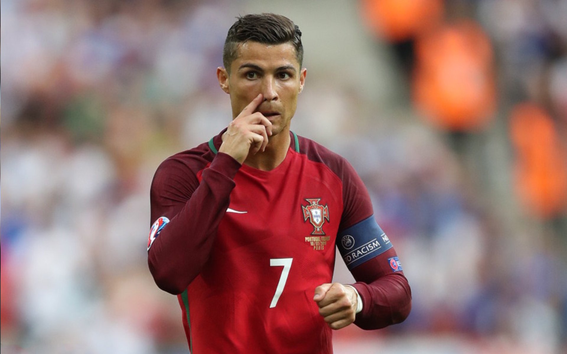 足球装备可持续发展，采用环保材料的趋势日益明显，足球用品有哪些